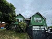 Building Photo - Spacious Corner-Lot Home 4 bed 3 bath – Gr...