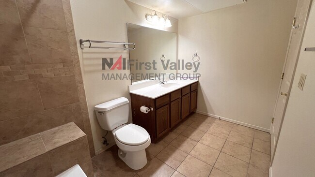 Building Photo - 1 Bedroom, 1 Bath