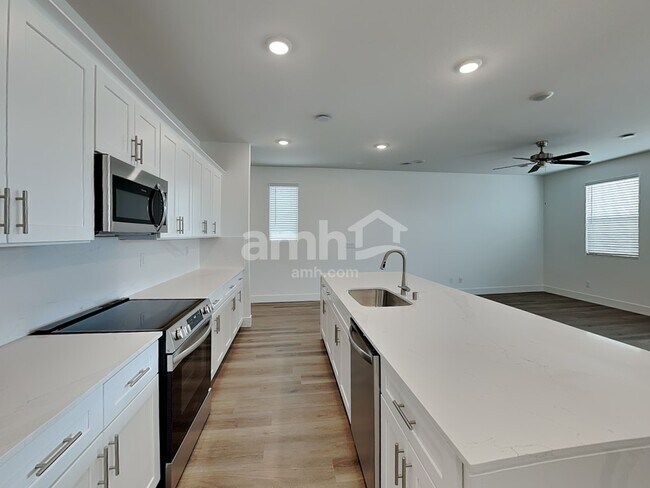 Building Photo - 11111 Magallanes St
