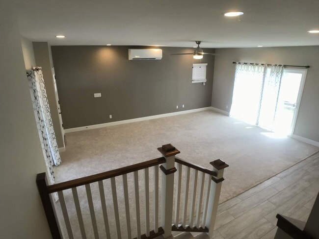 Building Photo - Waikalua Bayside Newer Community! 3 Bed 3.5 Bath home Ocean/mountain views.