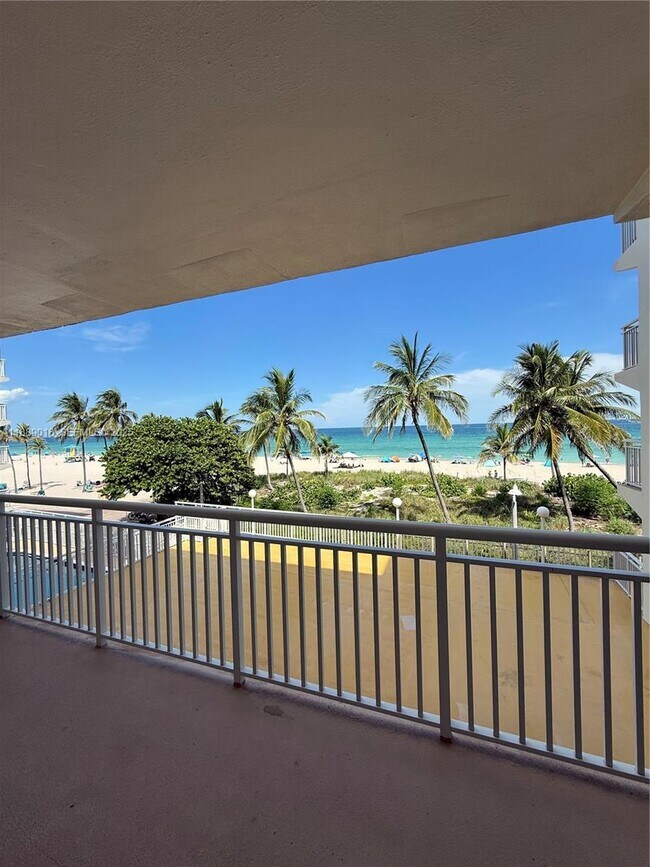 Building Photo - 901 S Surf Rd