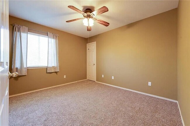 Building Photo - 1512 Davis Mountain Loop