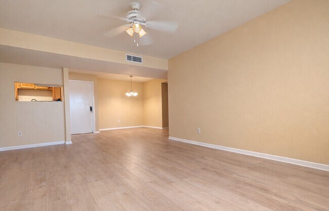 Building Photo - 8529 Hearth Dr