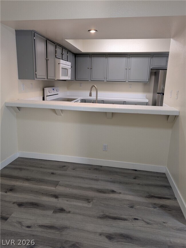 Building Photo - 4440 Woodpine Dr