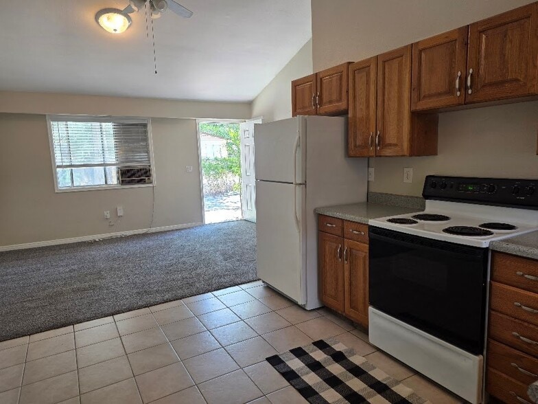 Building Photo - 1521 W 900 S