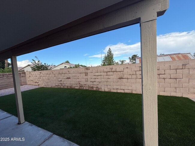 Building Photo - 1830 E Countrywalk Ln