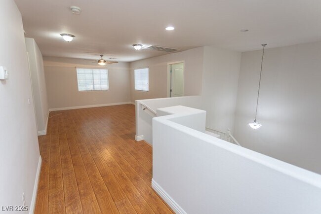 Building Photo - 313 Gemstone Hill Ave