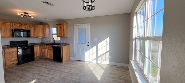 Building Photo - Spacious Two Bedroom home - Country Settin...
