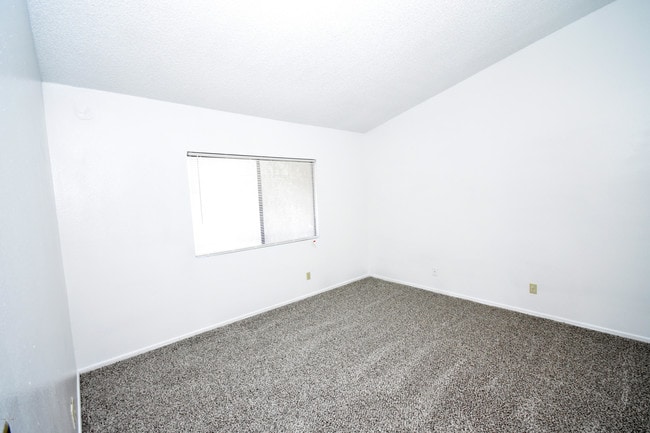 Building Photo - 6550 N 47th Ave