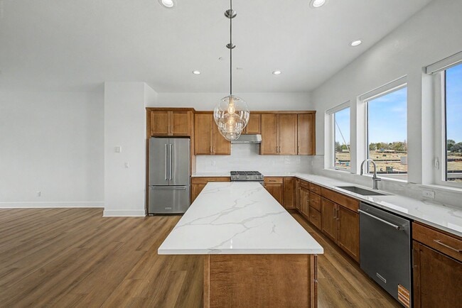 Building Photo - 689 Saddle Dr