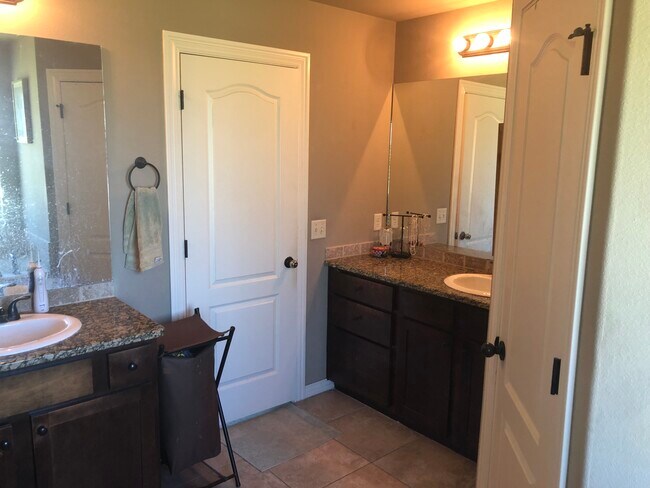Master Bath w/ 2 closets - 337 N Sabine Pass Rd