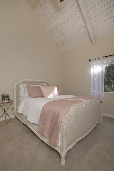 Comfy queen bed in the second Br - 78205 Cortez Ln