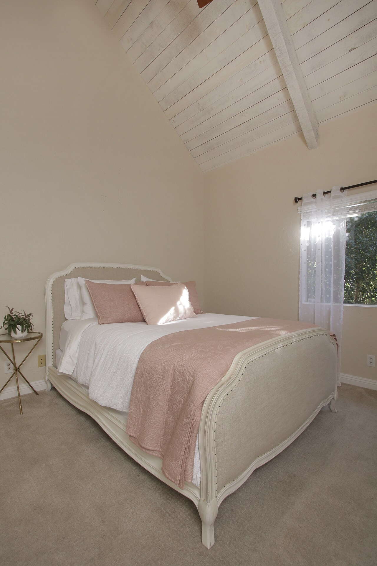 Comfy queen bed in the second Br - 78205 Cortez Ln
