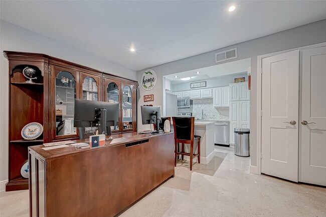 Building Photo - 1860 White Oak Dr