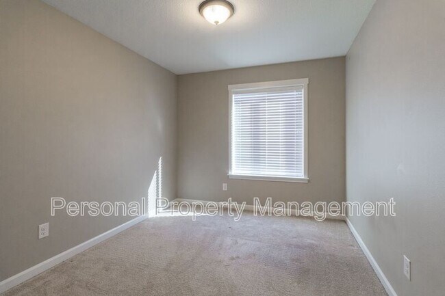 Building Photo - 2621 NE 131st Ave