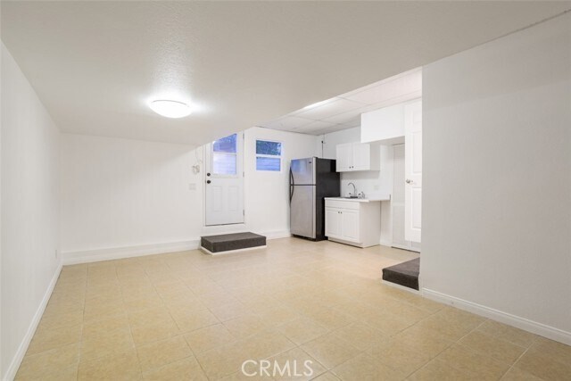 Building Photo - 1861 Parkview Cir