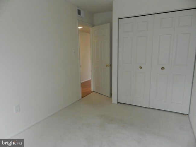 Building Photo - 7731 Inversham Dr