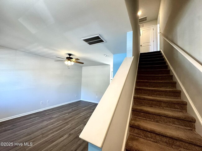 Building Photo - 1505 Pleasant Holw Ct SE