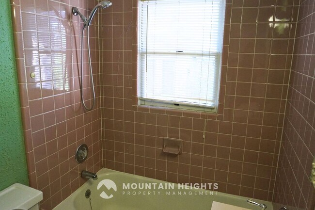 Building Photo - 2784 E Delsa Dr