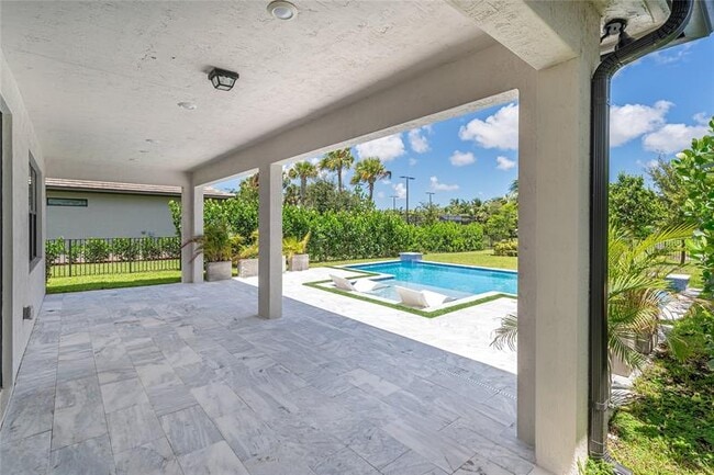Building Photo - 4470 Gramercy Dr