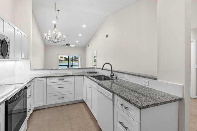 Building Photo - 12235 Forest Greens Dr