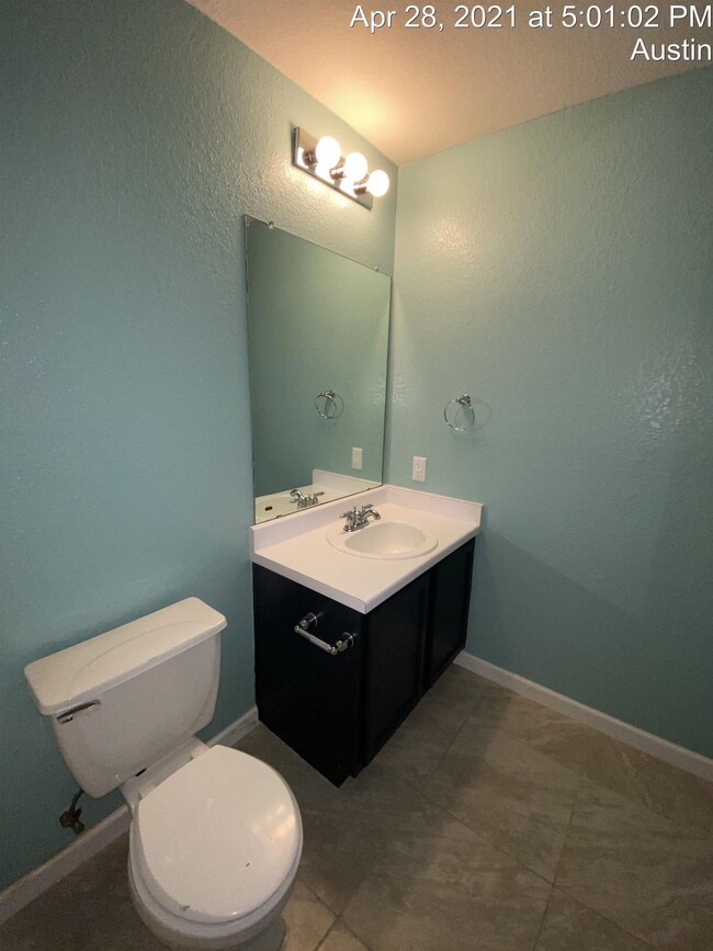 Building Photo - 5713 Silver Screen Dr