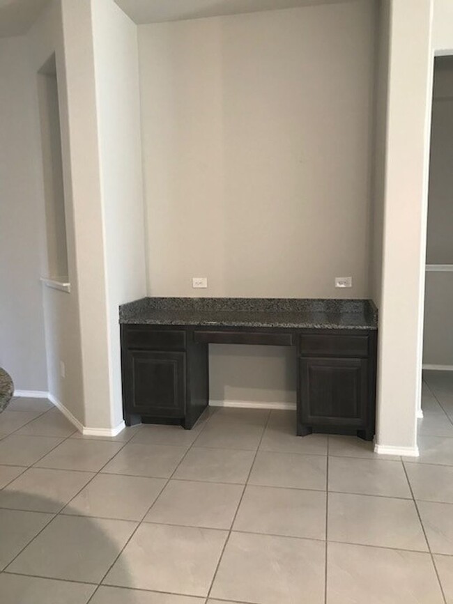 Building Photo - 3/2/2 Heights of Weatherford Estates