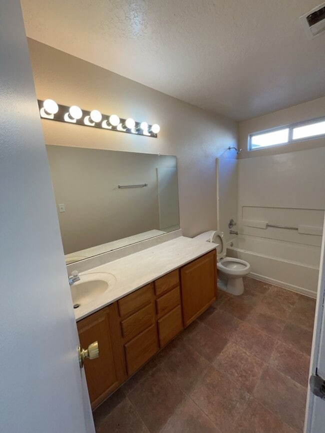 Building Photo - Three Bedroom, two Bath single-story home.