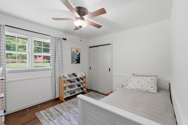Building Photo - 1338 Northwood Cir NE