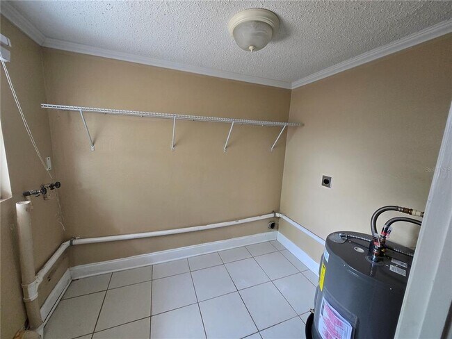 Building Photo - 1630 Summerdale Dr