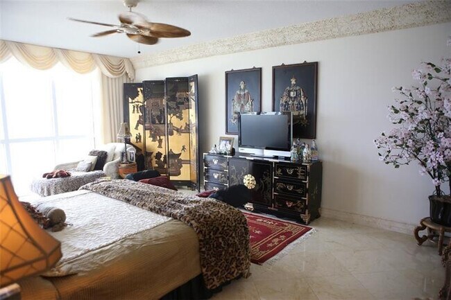 Building Photo - 3200 N Ocean Blvd