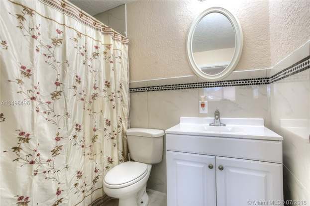 Building Photo - 2740 W 61st St