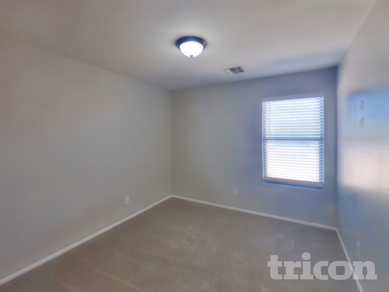 Building Photo - 21201 N Conlon Rd