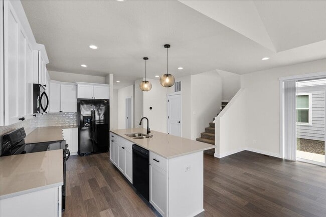 Building Photo - Newly Constructed Home with Spacious Layout