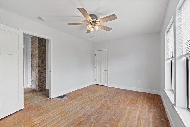 Building Photo - 403 N 9th St