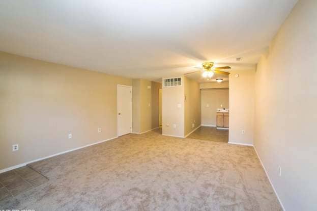 Building Photo - 809 Lindsley Ct