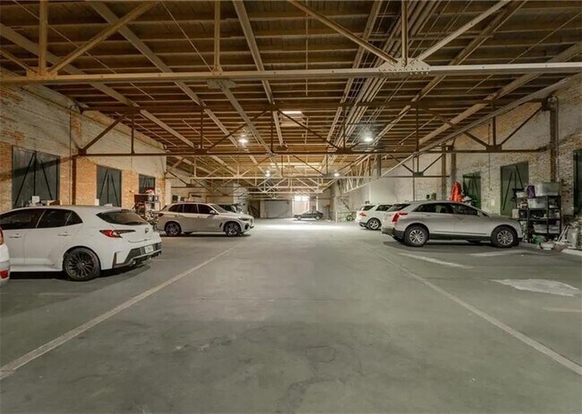 Building Photo - 308 St Louis St