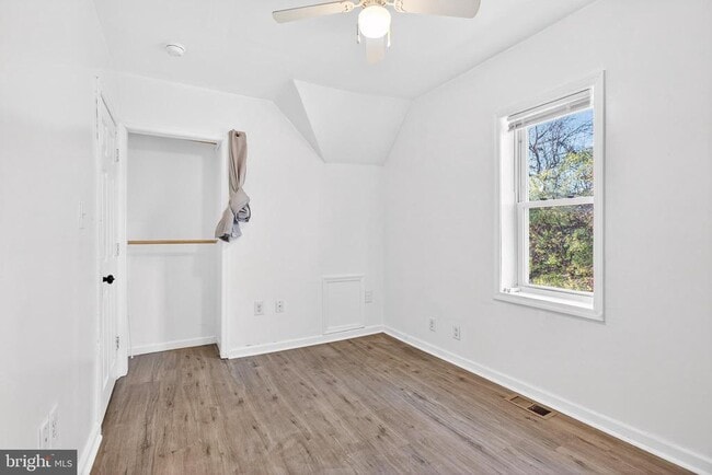 Building Photo - 1118 Sterling Ave