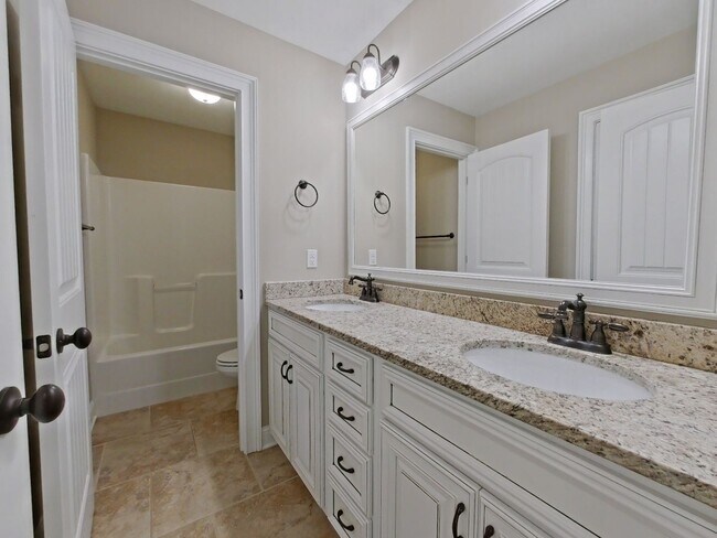 Building Photo - Estate STYLE home with pool and basement i...