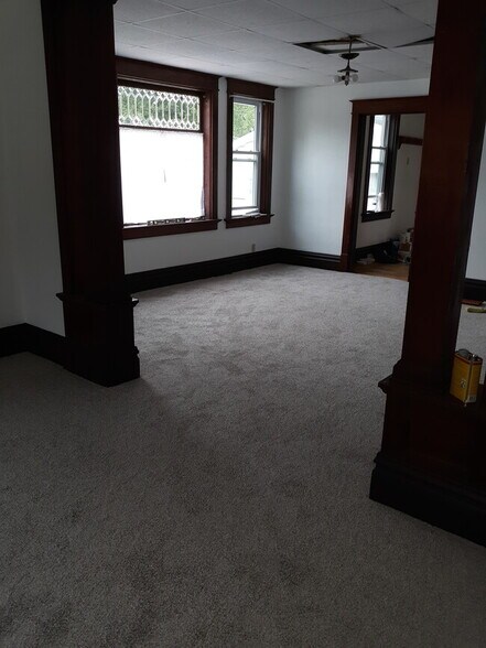 Dining/Living - 515 S Madison St