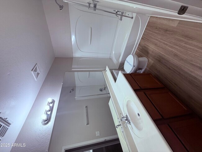 Building Photo - 1 N 88th Ave