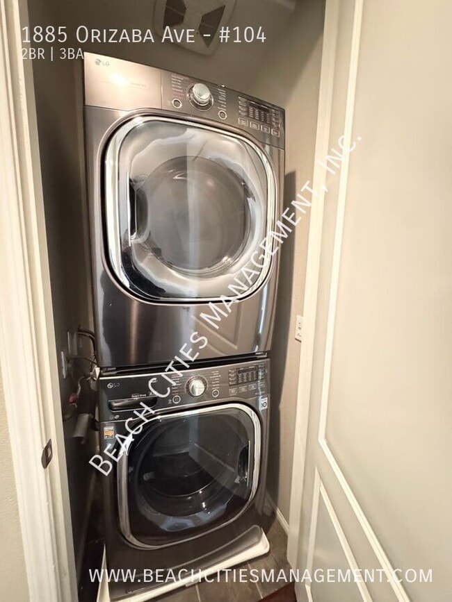 Building Photo - 1885 N Orizaba Ave