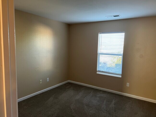 Building Photo - 8870 Sunset Breeze Dr