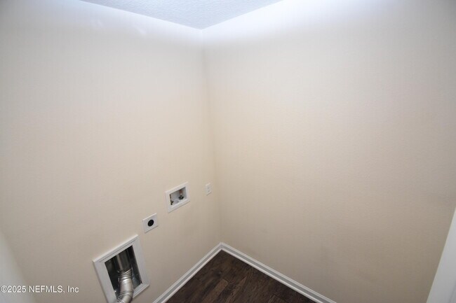 Building Photo - 70200 Roseapple Ct