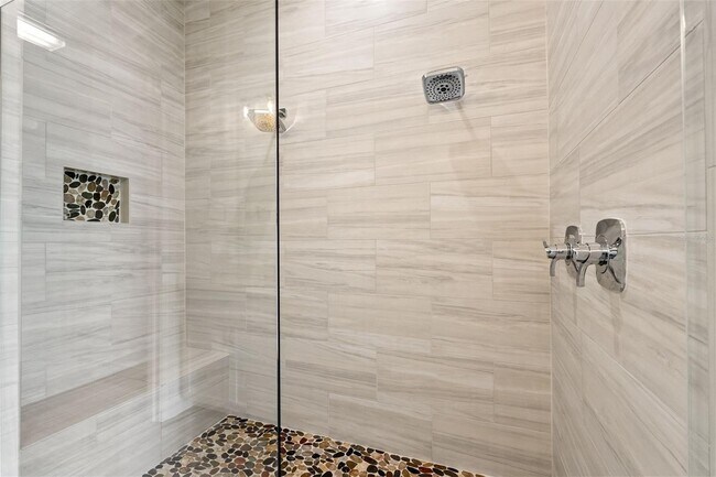 Building Photo - 11715 1st St E