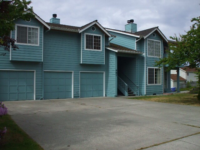 Primary Photo - Reis (987 SW Barrington Dr)