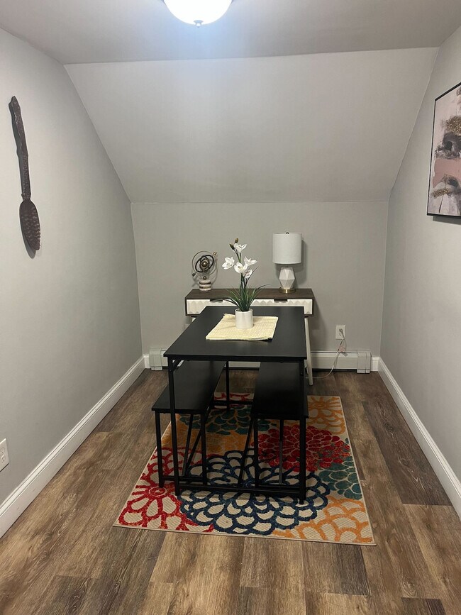 Building Photo - 20 Hawkins St