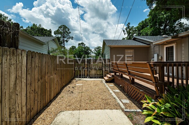 Building Photo - Beautiful 2 Bedroom/1 Bathroom in Springhi...
