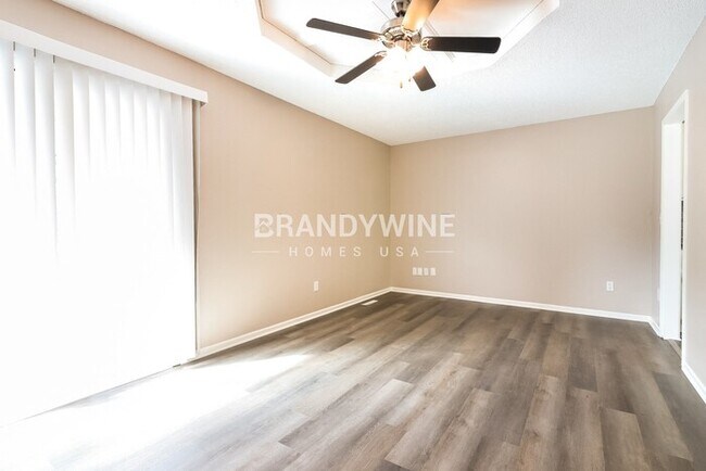 Building Photo - 1909 NE McKee Ln