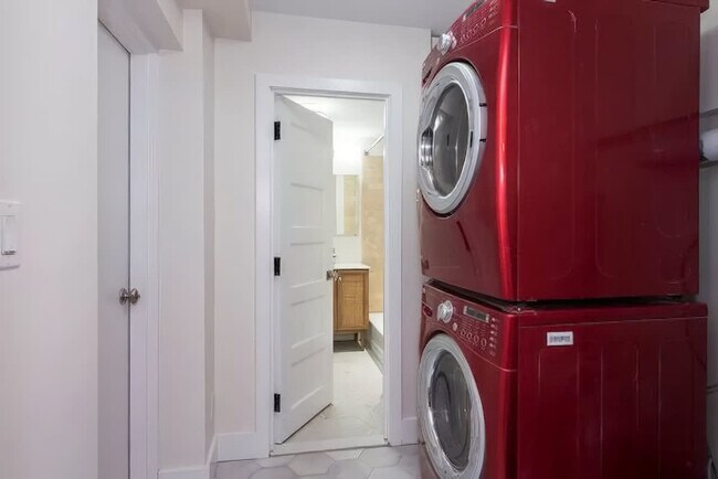 Building Photo - 235 W 139th St